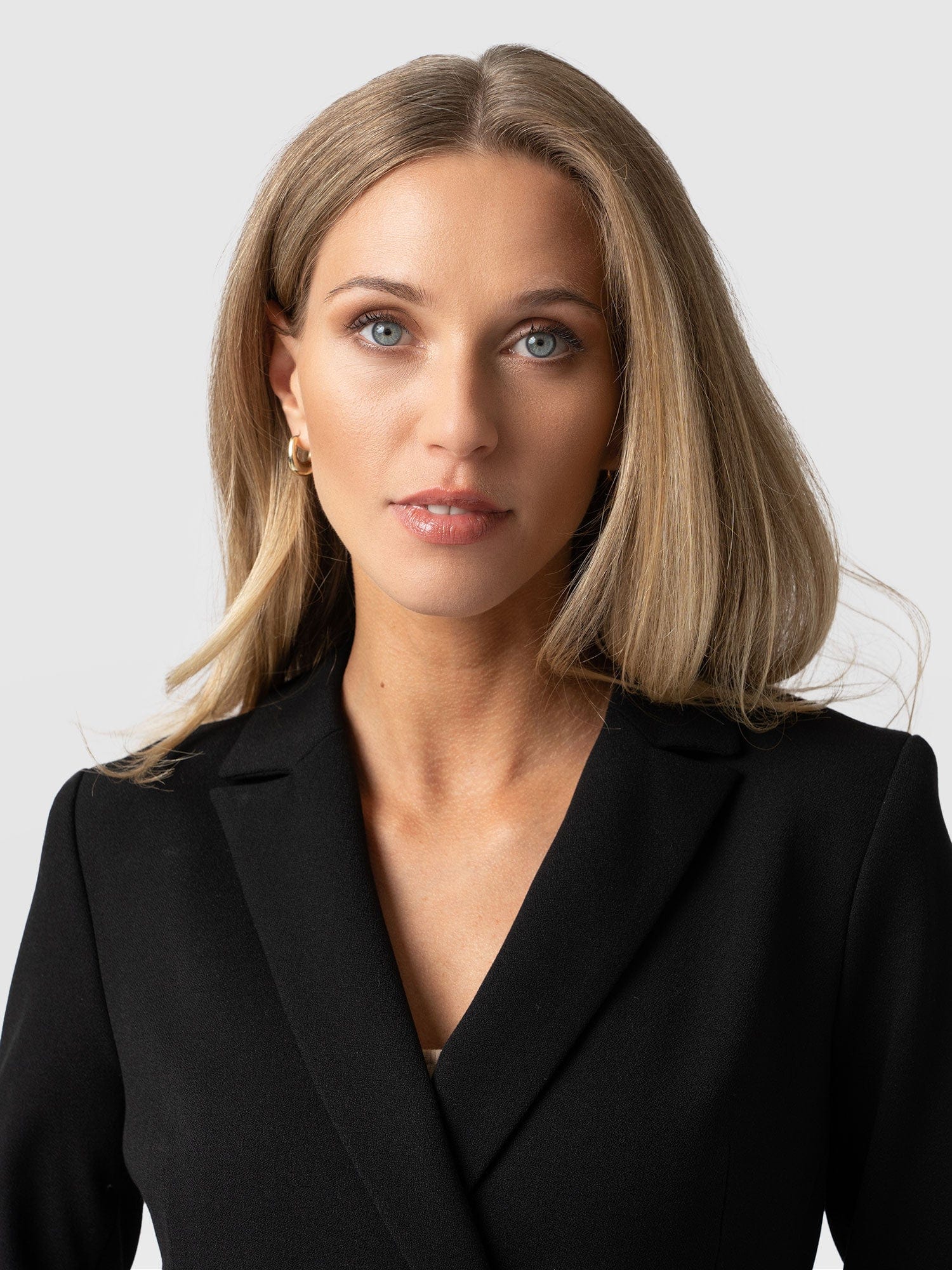 Cambridge Blazer Black Crepe - Women's Blazers | Saint + Sofia® UK